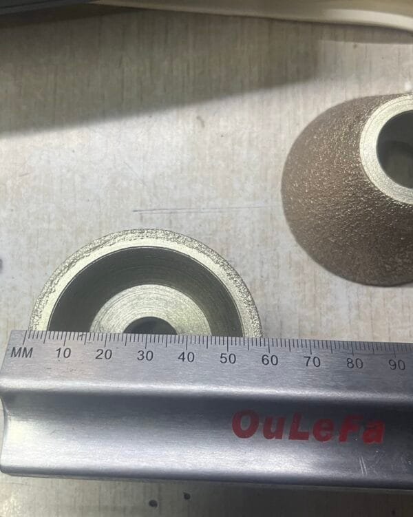 Diamond grinding wheel