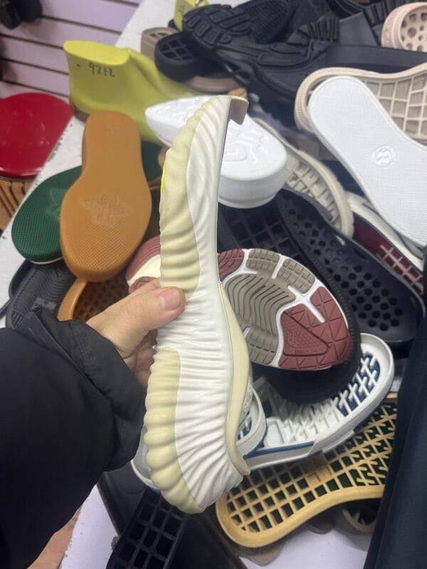 img_0180 GUCCI soles