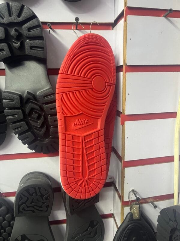 img_0204 Nike red 004