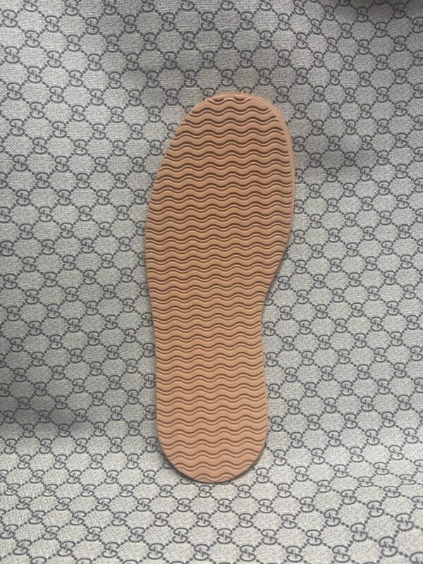 Wave pattern outsole (multi-color)