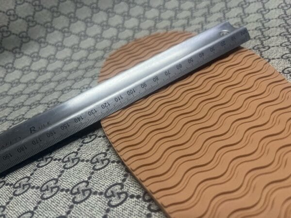 Wave pattern outsole (multi-color)