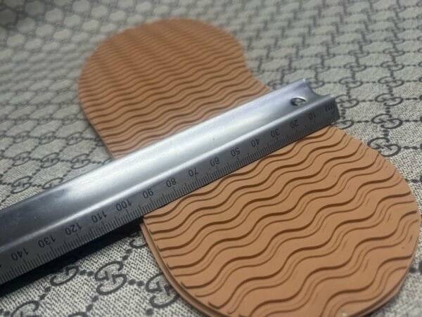 Wave pattern outsole (multi-color)