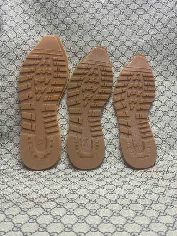 #929 New Balance film