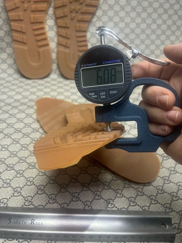 #929 New Balance film