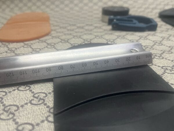 TOPY fabric back sole
Thickness 4.3mm
Length 95mm Width 85mm