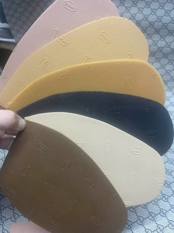 Carnegie ultra-thin forefoot and heel
Forefoot thickness 1.3mm, length 180m, width 120mm
Heel thickness 3.2mm, length 95mm, width 85mm