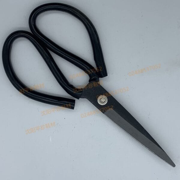 img_9184 Various scissors for maintenance