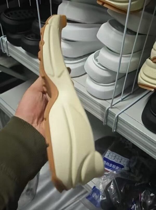 20a6339d1dc72cb7f97bc39a214b4dc3 Gucci soles 006